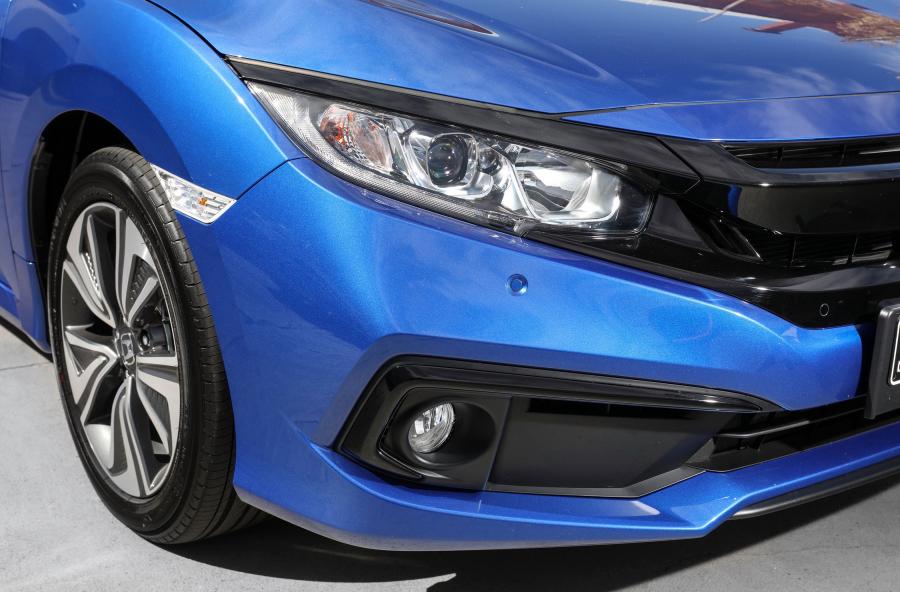 Детали экстерьера Honda Civic VTi-L Sedan (FC) 2019 года  (AU) (фото 10 из 37)